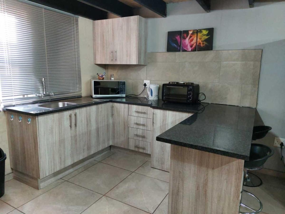 Wisteria Lane Guesthouse Postmasburg Bagian luar foto